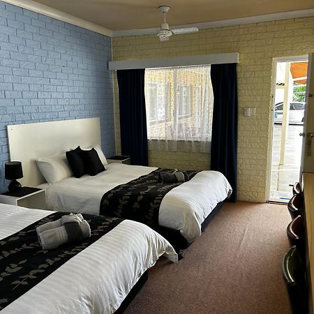 Jillaroo Motor Inn Ґлен-Іннес Екстер'єр фото