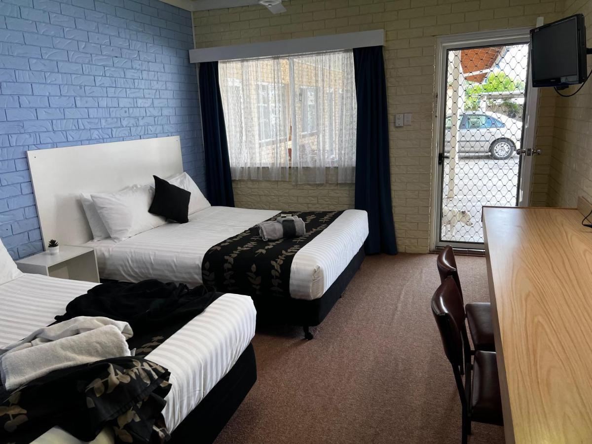 Jillaroo Motor Inn Ґлен-Іннес Екстер'єр фото