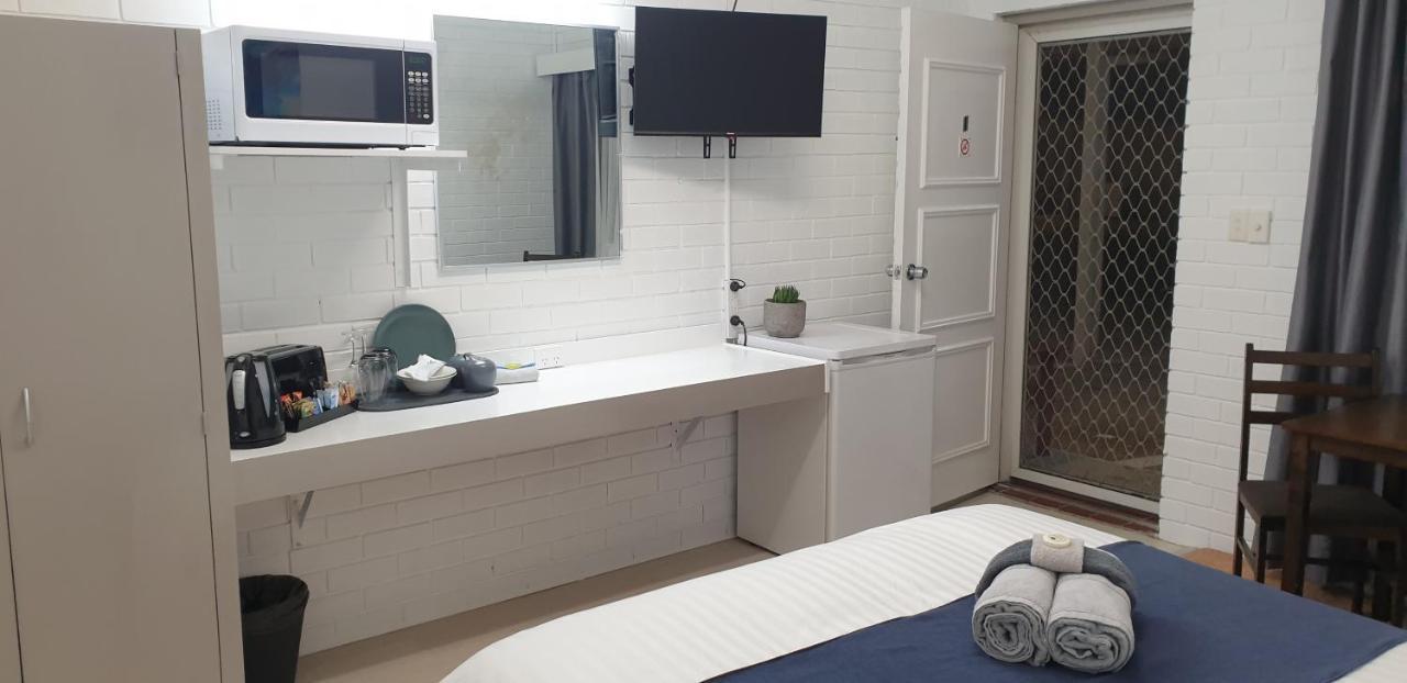 Jillaroo Motor Inn Ґлен-Іннес Екстер'єр фото