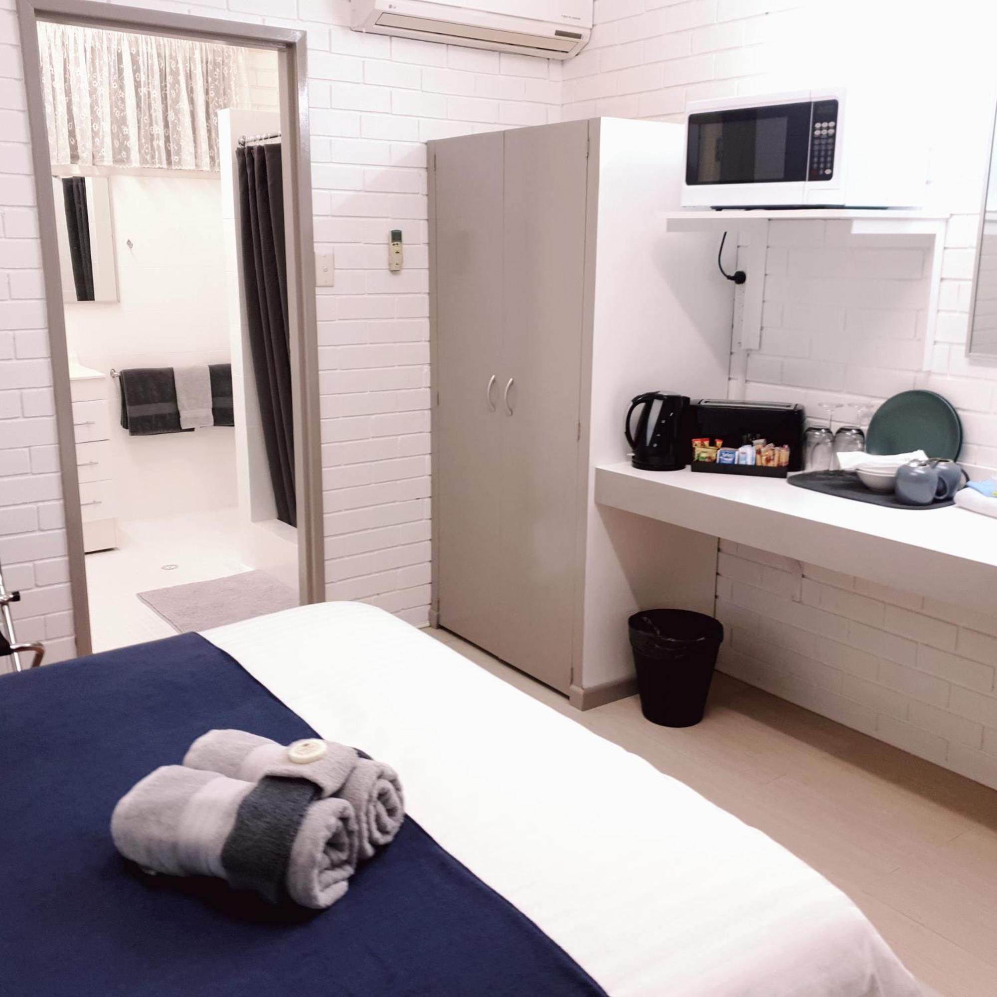 Jillaroo Motor Inn Ґлен-Іннес Екстер'єр фото