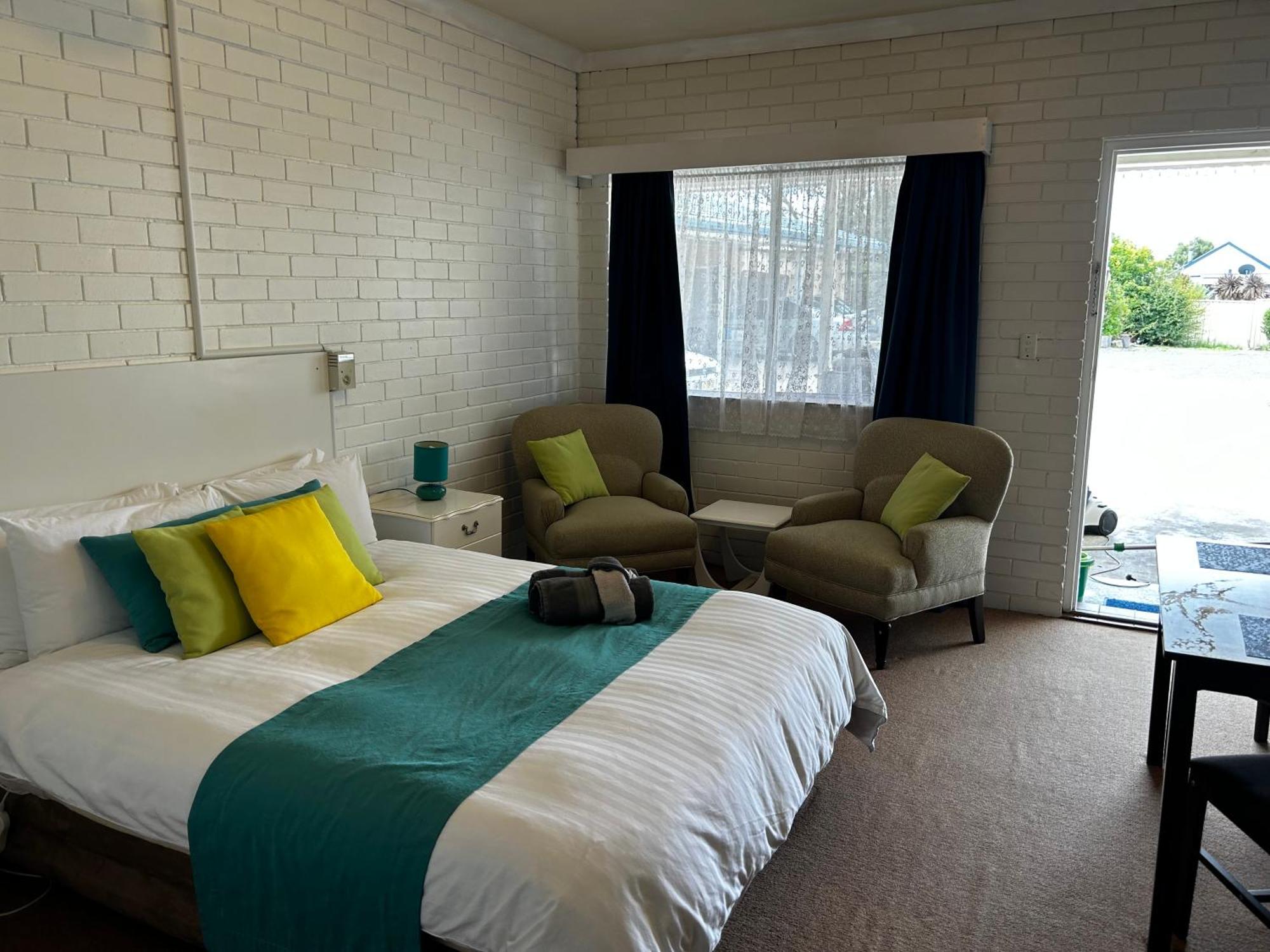 Jillaroo Motor Inn Ґлен-Іннес Екстер'єр фото