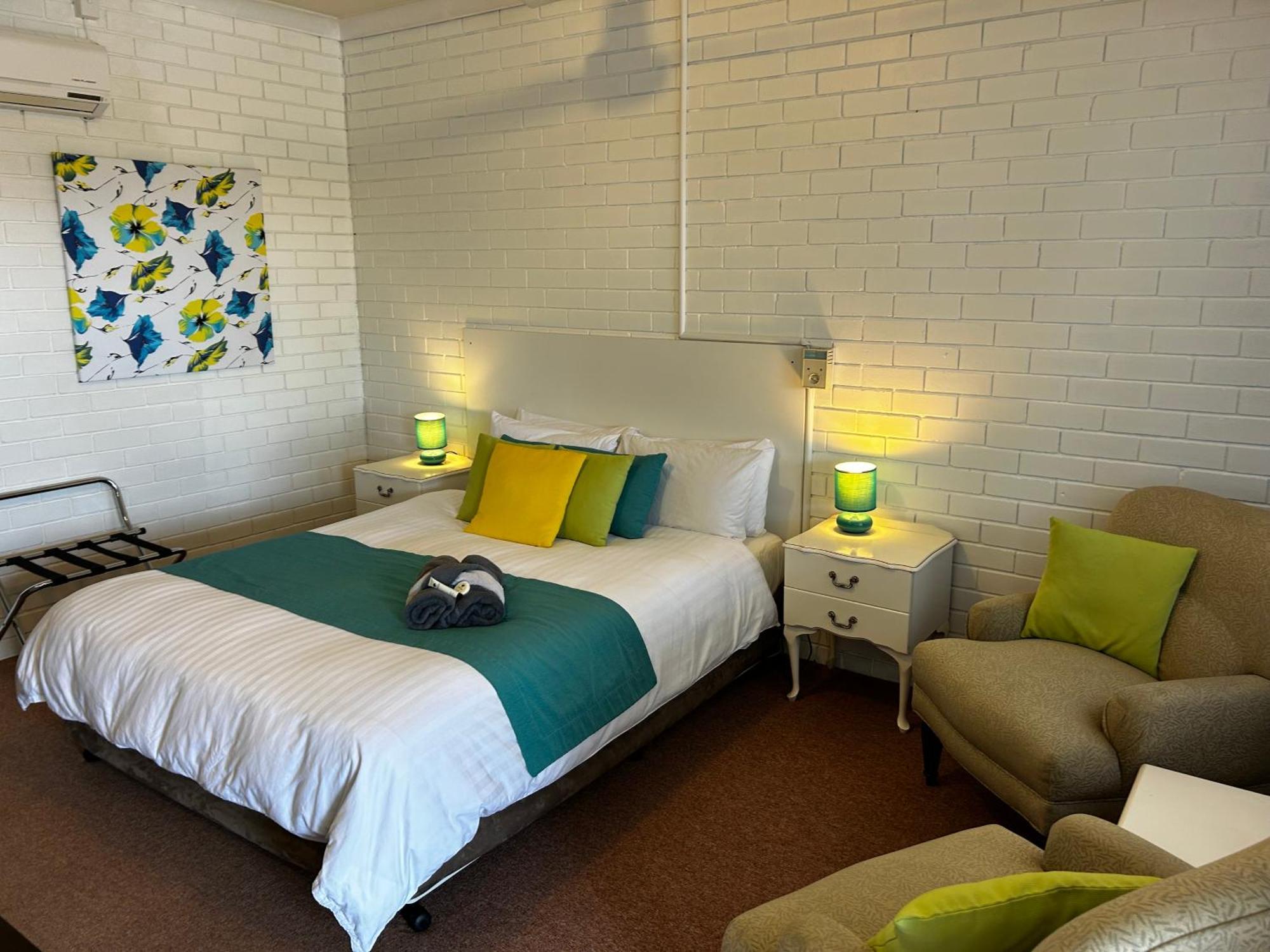 Jillaroo Motor Inn Ґлен-Іннес Екстер'єр фото